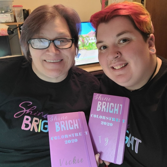 Meet your Posher, Vickie - Picture 1 of 1